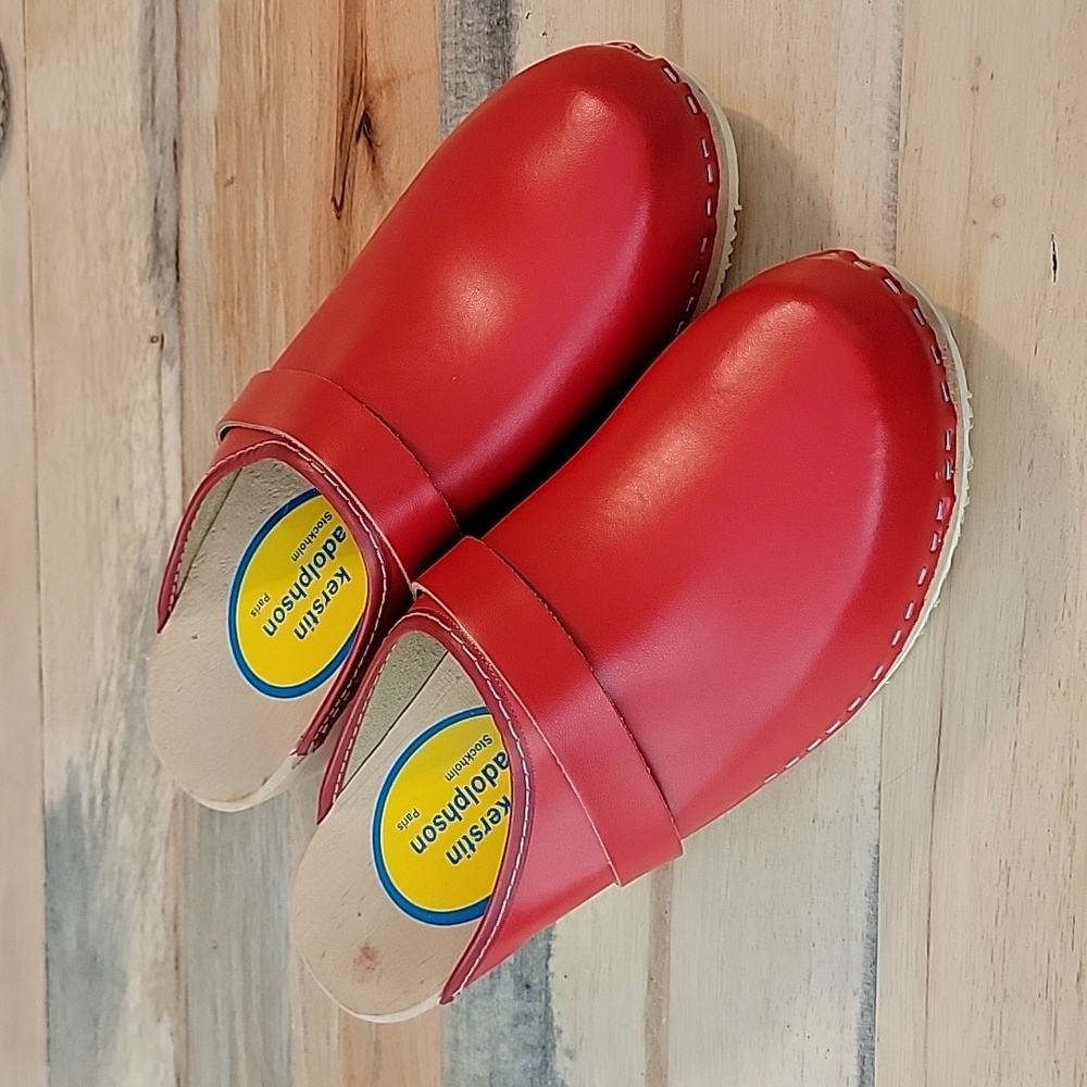 NFS ❤️🎄Swedish Red Leather Clogs Size 40 - US 9🎄❤️